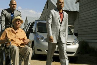 Mark Margolis (en bas à gauche) incarnait dans "Breaking Bad" un chef de cartel impitoyable et infirme, communiquant avec une simple sonnette.