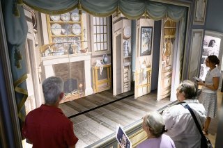 Les décors du théâtre du château d'Hauteville figurent notamment dans la nouvelle exposition permanente du Musée national suisse de Prangins.