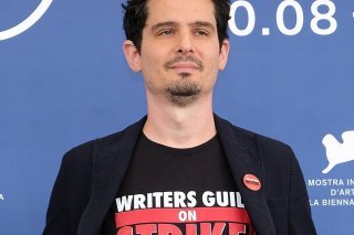 C'est le président du jury Damien Chazelle qui a donné le coup d'envoi officiel du festival.