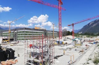 Un chantier qui prend place à côté du futur nouveau bâtiment de l'hôpital