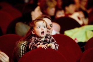 La CarteCulture s'adresse aux foyers valaisans à revenus modestes. Elle permet d'assister à des événements culturels en tout genre à des prix préférentiels (image d'illustration). KEYSTONE/EPA/ROBIN UTRECHT